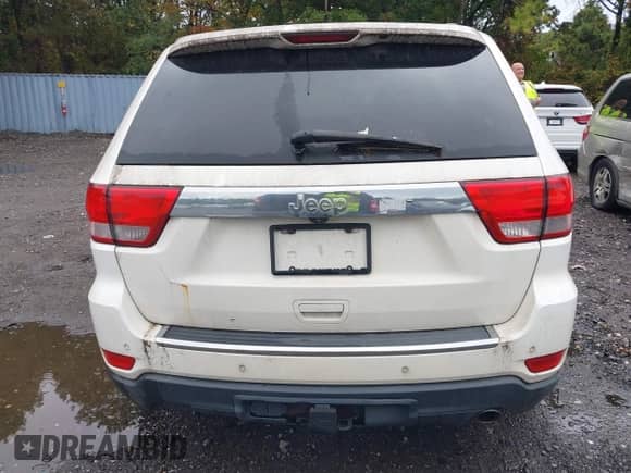 2011 Jeep Grand Cherokee Overland with VIN 1J4RR6GG7BC684446, listed as a IAAI auction lot 43403449 with 169,586 mi miles and . Bid and sale history available at DreamBid. Image 16.