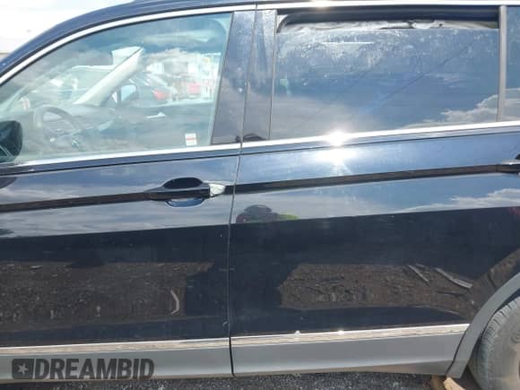 2021 Volkswagen Tiguan SE with VIN 3VV3B7AX8MM045106, listed as a IAAI auction lot 42615167 with 94,729 mi miles and . Bid and sale history available at DreamBid. Image 14.