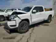 2025 Nissan Frontier S z VIN 1N6ED1CL2SN626402, wystawiony jako Copart lot #70339115 z przebiegiem 5 499 mil mil oraz Szkoda całkowita • Salvage title. Historia ofert i sprzedaży dostępna na DreamBid. Obrazek 1.