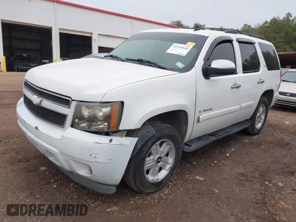 2008 Chevrolet Tahoe LTZ с VIN 1GNFC13JX8R102464, выставлен на аукционе IAAI как лот 41531849 с пробегом 340 035 миль миль и . История ставок и продаж доступна на DreamBid. Изображение 2.