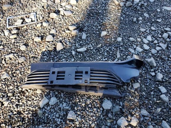 2019 Hyundai Ioniq z VIN KMHC65LD1KU166638, wystawiony jako Copart lot #70572032 z przebiegiem 18 421 mil mil oraz . Historia ofert i sprzedaży dostępna na DreamBid. Obrazek 14.