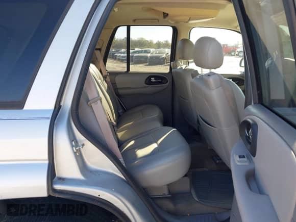 2007 Chevrolet TrailBlazer LT с VIN 1GNDS13S072231243, выставлен на аукционе IAAI как лот 43519632 с пробегом 271 247 миль миль и . История ставок и продаж доступна на DreamBid. Изображение 8.