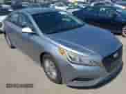 2016 Hyundai Sonata SE z VIN KMHE24L19GA026043, wystawiony jako IAAI lot #42509514 z przebiegiem 183 266 mil mil oraz . Historia ofert i sprzedaży dostępna na DreamBid. Obrazek 1.