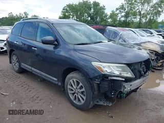 2014 Nissan Pathfinder S z VIN 5N1AR2MM1EC649794, wystawiony jako IAAI lot #42611322 z przebiegiem 118 257 mil mil oraz . Historia ofert i sprzedaży dostępna na DreamBid. Obrazek 1.