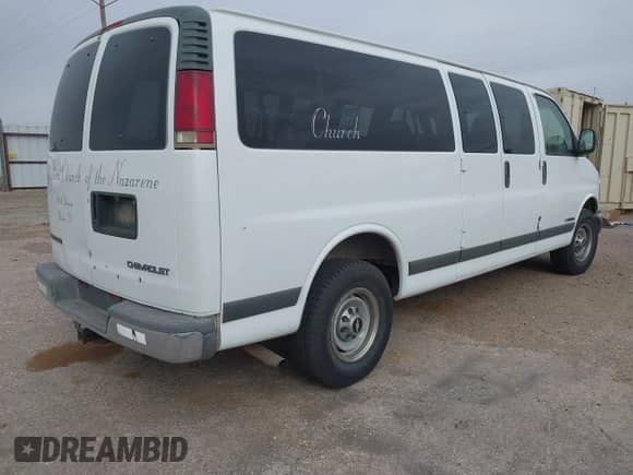 2000 Chevrolet Express с VIN 1GAHG39R0Y1233974, выставлен на аукционе IAAI как лот 41729422 с пробегом 132 827 миль миль и . История ставок и продаж доступна на DreamBid. Изображение 4.
