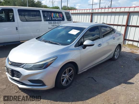 2018 Chevrolet Cruze LT с VIN 1G1BE5SM8J7182331, выставлен на аукционе IAAI как лот 43394157 с пробегом Не указан миль и . История ставок и продаж доступна на DreamBid. Изображение 2.