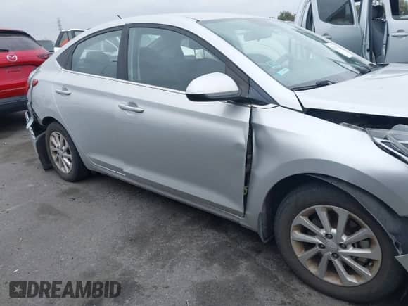 2019 Hyundai Accent SE z VIN 3KPC24A36KE056848, wystawiony jako IAAI lot #42314559 z przebiegiem 131 272 mil mil oraz . Historia ofert i sprzedaży dostępna na DreamBid. Obrazek 13.