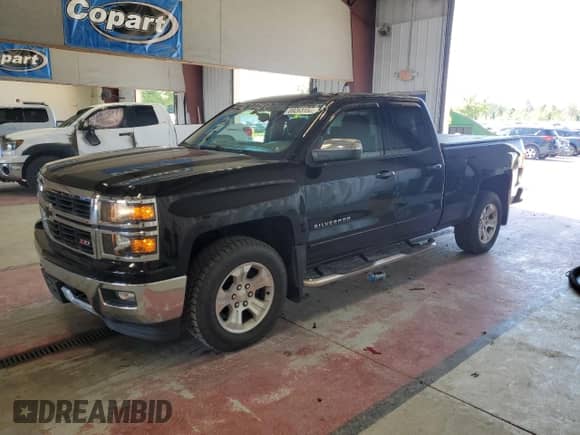 2015 Chevrolet Silverado 1500 LT z VIN 1GCVKREC3FZ379958, wystawiony jako Copart lot #69263155 z przebiegiem 84 522 mil mil oraz Szkoda całkowita • Salvage title. Historia ofert i sprzedaży dostępna na DreamBid. Obrazek 1.