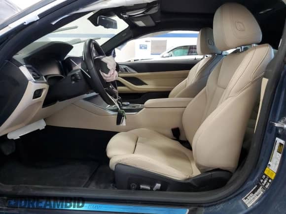 2023 BMW 4 Series 430i xDrive z VIN WBA73AP09PCL95500, wystawiony jako Copart lot #66435545 z przebiegiem Nie podano mil oraz Szkoda całkowita • Salvage title. Historia ofert i sprzedaży dostępna na DreamBid. Obrazek 7.