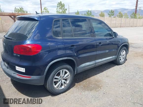 2013 Volkswagen Tiguan SE z VIN WVGAV3AX1DW560501, wystawiony jako IAAI lot #42287579 z przebiegiem 180 367 mil mil oraz . Historia ofert i sprzedaży dostępna na DreamBid. Obrazek 4.