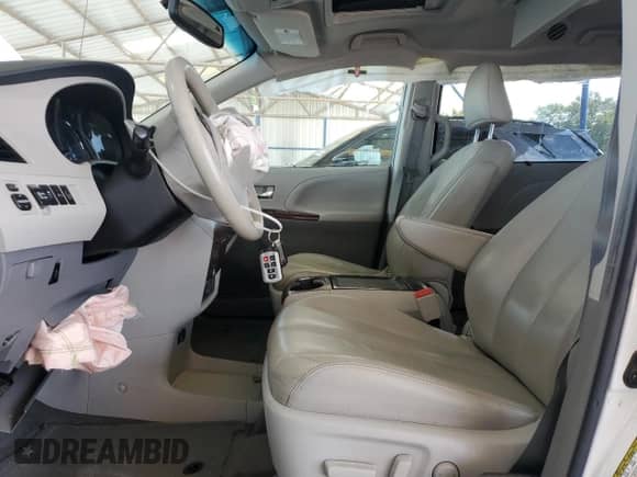 2014 Toyota Sienna XLE with VIN 5TDYK3DC2ES411861, listed as a Copart auction lot 81555925 with 184,497 mi miles and Salvage title. Bid and sale history available at DreamBid. Image 7.