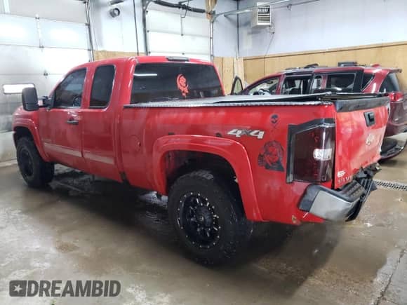 2007 Chevrolet Silverado 1500 with VIN 2GCFK19Y671703720, listed as a Copart auction lot 84562745 with 220,005 mi miles and Clean title. Bid and sale history available at DreamBid. Image 2.