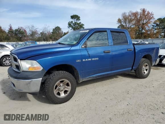 2011 Ram 1500 Sport z VIN 1D7RV1CT4BS631013, wystawiony jako Copart lot #82825054 z przebiegiem 222 238 mil mil oraz Szkoda całkowita • Salvage title. Historia ofert i sprzedaży dostępna na DreamBid. Obrazek 1.