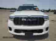 2025 Ram 1500 z VIN 1C6SRFKP5SN615510, wystawiony jako Copart lot #52185475 z przebiegiem 593 mil mil oraz Szkoda całkowita • Salvage title. Historia ofert i sprzedaży dostępna na DreamBid. Obrazek 5.