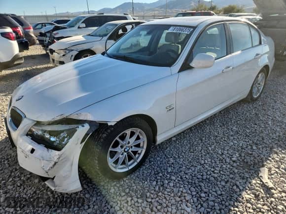 2010 BMW 3 Series 328i xDrive with VIN WBAPK7C53AA462389, listed as a Copart auction lot 81066375 with Not provided miles and Salvage title. Bid and sale history available at DreamBid. Image 1.