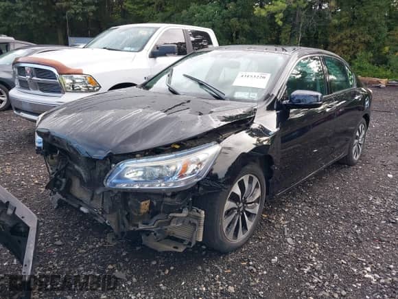 2015 Honda Accord Touring z VIN 1HGCR6F75FA006696, wystawiony jako IAAI lot #43153220 z przebiegiem 136 954 mil mil oraz . Historia ofert i sprzedaży dostępna na DreamBid. Obrazek 6.