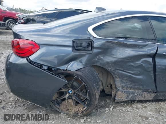 2019 BMW 4 Series 430i with VIN WBA4W3C53KAF92600, listed as a IAAI auction lot 41937759 with 111,589 mi miles and . Bid and sale history available at DreamBid. Image 6.