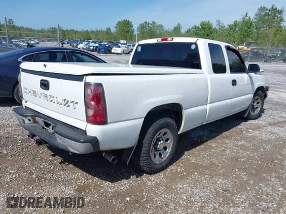 2006 Chevrolet Silverado 1500 Work Truck with VIN 1GCEC19X96Z119012, listed as a IAAI auction lot 41914800 with 182,477 mi miles and . Bid and sale history available at DreamBid. Image 4.