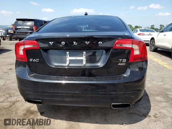 2015 Volvo S60 T5 Premier с VIN YV1612TK3F1345598, выставлен на аукционе Copart как лот 62350205 с пробегом 152 747 миль миль и Списание • Salvage title. История ставок и продаж доступна на DreamBid. Изображение 6.