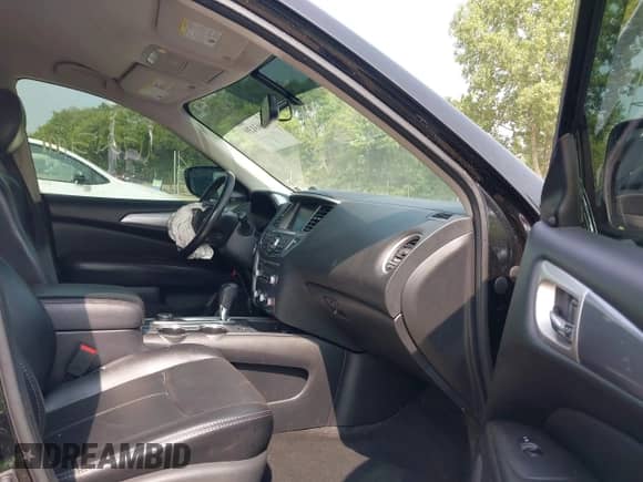 2019 Nissan Pathfinder SV with VIN 5N1DR2MM3KC598534, listed as a IAAI auction lot 42403130 with 117,213 mi miles and . Bid and sale history available at DreamBid. Image 5.