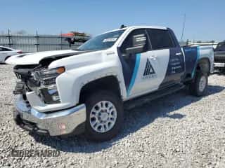 2020 Chevrolet Silverado 3500HD LT с VIN 1GC4YTEY4LF310731, выставлен на аукционе Copart как лот 69522614 с пробегом 121 916 миль миль и Списание • Salvage title. История ставок и продаж доступна на DreamBid. Изображение 1.