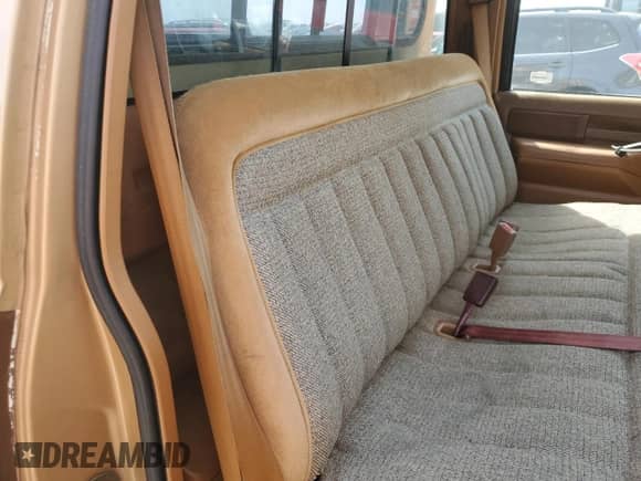 1989 Chevrolet Silverado 2500 с VIN 1GCFC24K9KE194820, выставлен на аукционе Copart как лот 49321135 с пробегом 128 005 миль миль и Списание • Salvage title. История ставок и продаж доступна на DreamBid. Изображение 10.