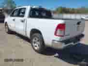 2024 Ram 1500 Big Horn z VIN 1C6RRFFG9RN110878, wystawiony jako IAAI lot #41785180 z przebiegiem 30 266 mil mil oraz . Historia ofert i sprzedaży dostępna na DreamBid. Obrazek 3.