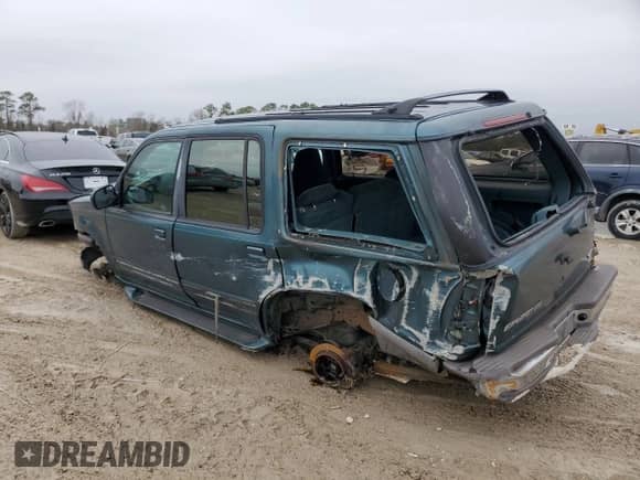 1996 Ford Explorer XL z VIN 1FMDU32X6TZA03546, wystawiony jako Copart lot #42652395 z przebiegiem 54 736 mil mil oraz Czysty tytuł • Clean title. Historia ofert i sprzedaży dostępna na DreamBid. Obrazek 2.