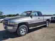 1997 Dodge 1500 z VIN 1B7HF13Z3VJ560078, wystawiony jako Copart lot #71613715 z przebiegiem 141 289 mil mil oraz Czysty tytuł • Clean title. Historia ofert i sprzedaży dostępna na DreamBid. Obrazek 1.