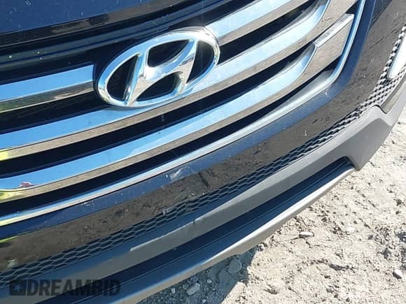 2015 Hyundai Santa Fe with VIN 5XYZU3LB7FG287589, listed as a IAAI auction lot 43533870 with 208,143 mi miles and . Bid and sale history available at DreamBid. Image 18.
