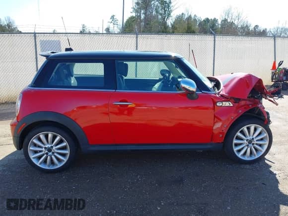 2011 MINI Hardtop S with VIN WMWSV3C52BTY13681, listed as a IAAI auction lot 41472000 with 105,754 mi miles and . Bid and sale history available at DreamBid. Image 14.