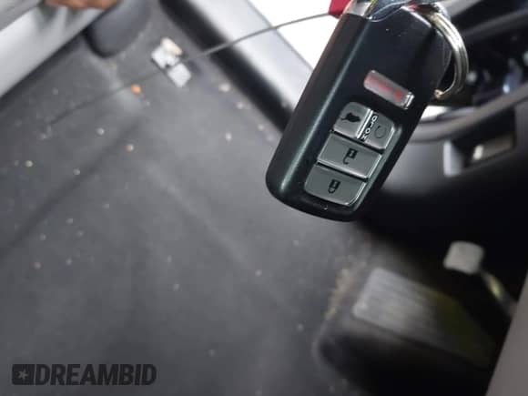 2016 Honda Pilot Touring with VIN 5FNYF6H9XGB034420, listed as a IAAI auction lot 42262958 with 162,877 mi miles and . Bid and sale history available at DreamBid. Image 11.