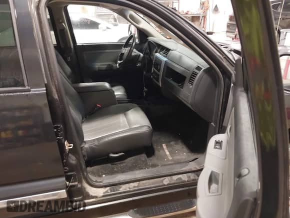 2008 Dodge Dakota Laramie with VIN 1D7HW58N38S534565, listed as a IAAI auction lot 42278869 with 155,327 mi miles and . Bid and sale history available at DreamBid. Image 5.