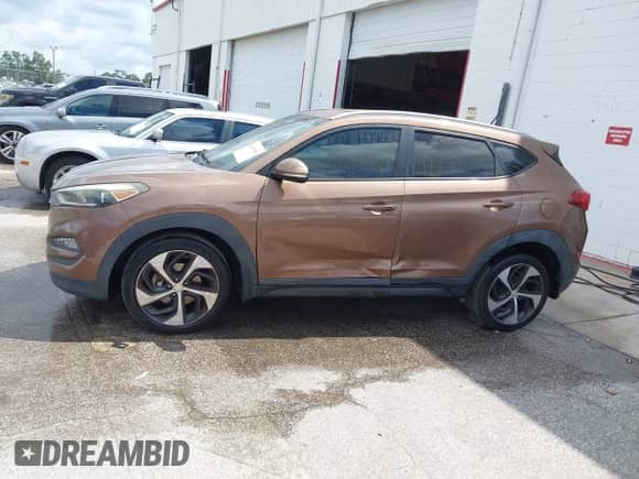 2016 Hyundai Tucson Limited z VIN KM8J33A23GU112898, wystawiony jako IAAI lot #42467991 z przebiegiem 137 381 mil mil oraz . Historia ofert i sprzedaży dostępna na DreamBid. Obrazek 14.