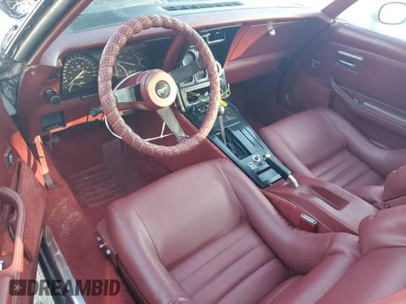 1982 Chevrolet Corvette с VIN 1G1AY8782C5104027, выставлен на аукционе Copart как лот 84831004 с пробегом 39 171 миль миль и Чистый • Clean title. История ставок и продаж доступна на DreamBid. Изображение 8.