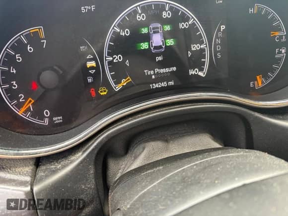 2014 Jeep Grand Cherokee Laredo z VIN 1C4RJFAG3EC352501, wystawiony jako Copart lot #80498255 z przebiegiem 134 245 mil mil oraz Czysty tytuł • Clean title. Historia ofert i sprzedaży dostępna na DreamBid. Obrazek 8.