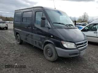 2004 Dodge Sprinter with VIN WD2PD144X45655232, listed as a Copart auction lot 50697675 with 212,674 mi miles and Salvage title. Bid and sale history available at DreamBid. Image 4.