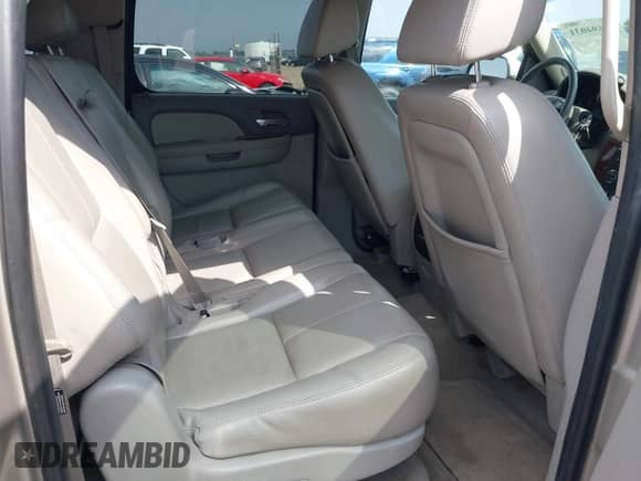 2007 Chevrolet Suburban LT with VIN 3GNFK163X7G179589, listed as a IAAI auction lot 42694031 with 185,599 mi miles and . Bid and sale history available at DreamBid. Image 8.
