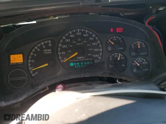 1999 Chevrolet Silverado 1500 с VIN 1GCEC14W9XE200521, выставлен на аукционе Copart как лот 71100125 с пробегом 339 452 миль миль и Списание • Salvage title. История ставок и продаж доступна на DreamBid. Изображение 9.