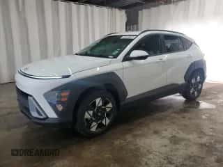 2025 Hyundai Kona SEL с VIN KM8HB3AB4SU235944, выставлен на аукционе Copart как лот 85308194 с пробегом 397 миль миль и Списание • Salvage title. История ставок и продаж доступна на DreamBid. Изображение 1.