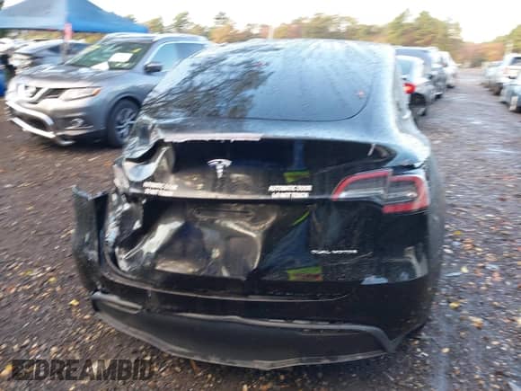 2023 Tesla Model Y Long Range with VIN 7SAYGAEE1PF914992, listed as a IAAI auction lot 43515980 with 5,543 mi miles and . Bid and sale history available at DreamBid. Image 15.