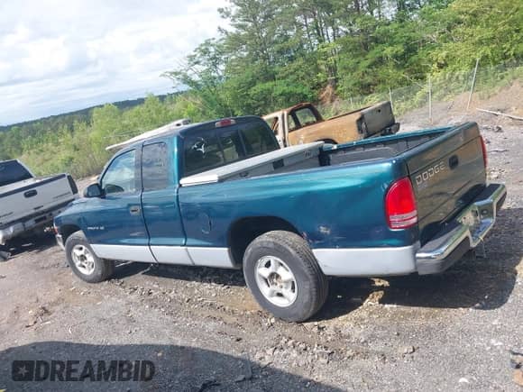 1997 Dodge Dakota с VIN 1B7GL23X8VS265223, выставлен на аукционе IAAI как лот 42156036 с пробегом 237 163 миль миль и . История ставок и продаж доступна на DreamBid. Изображение 6.