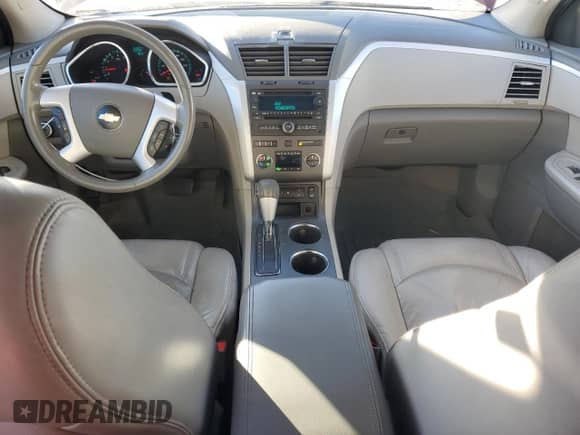 2010 Chevrolet Traverse 2LT с VIN 1GNLVGED3AS150717, выставлен на аукционе Copart как лот 82267175 с пробегом 245 396 миль миль и Списание • Salvage title. История ставок и продаж доступна на DreamBid. Изображение 8.