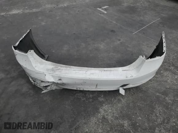 2012 BMW 3 Series 328i с VIN WBA3A5G55CNP18091, выставлен на аукционе Copart как лот 84557665 с пробегом 84 483 миль миль и Списание • Salvage title. История ставок и продаж доступна на DreamBid. Изображение 12.