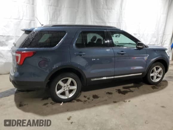 2018 Ford Explorer XLT z VIN 1FM5K7DH8JGB64349, wystawiony jako Copart lot #84031034 z przebiegiem 54 305 mil mil oraz Czysty tytuł • Clean title. Historia ofert i sprzedaży dostępna na DreamBid. Obrazek 3.