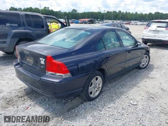 2007 Volvo S60 2.5L Turbo с VIN YV1RS592X72605557, выставлен на аукционе IAAI как лот 40461463 с пробегом 187 225 миль миль и . История ставок и продаж доступна на DreamBid. Изображение 4.