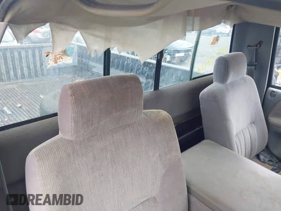 1997 Dodge 1500 z VIN 1B7HC16Y7VS271114, wystawiony jako IAAI lot #41929789 z przebiegiem 176 504 mil mil oraz . Historia ofert i sprzedaży dostępna na DreamBid. Obrazek 8.