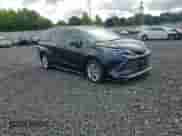 2023 Toyota Sienna Platinum z VIN 5TDESKFC2PS081491, wystawiony jako Copart lot #68216485 z przebiegiem 46 742 mil mil oraz Szkoda całkowita • Salvage title. Historia ofert i sprzedaży dostępna na DreamBid. Obrazek 14.