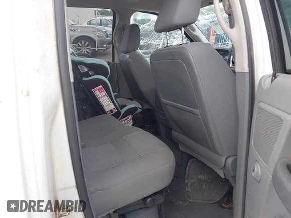 2007 Dodge 1500 SLT z VIN 1D7HA18P37J503393, wystawiony jako IAAI lot #42804502 z przebiegiem Nie podano mil oraz . Historia ofert i sprzedaży dostępna na DreamBid. Obrazek 8.