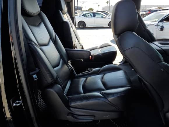 2020 Cadillac Escalade with VIN 1GYS4GKJ7LR270994, listed as a Copart auction lot 58999445 with 164,878 mi miles and Salvage title. Bid and sale history available at DreamBid. Image 11.